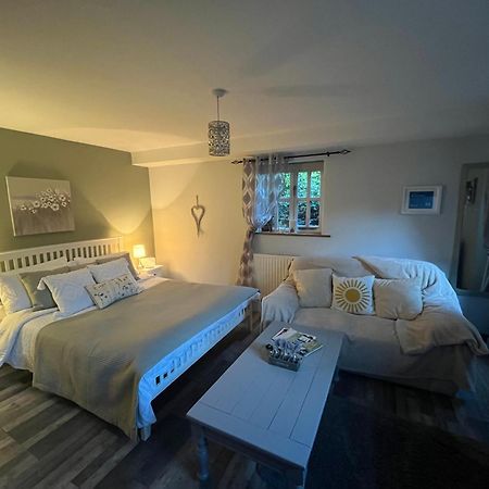 Pear Tree Cottage Courtyard 슈루즈버리 외부 사진
